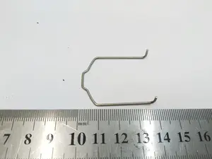 Скоба фіксатор патрубка системи охолодження основної батареї Tesla model Y 1530118-00-C