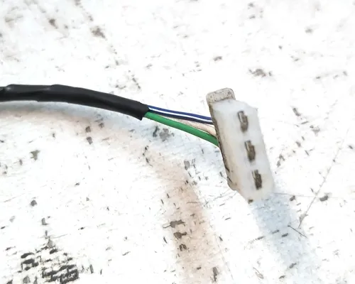 Cableado eléctrico de un espejo de exterior derecho Tesla modelo S 1041316-00