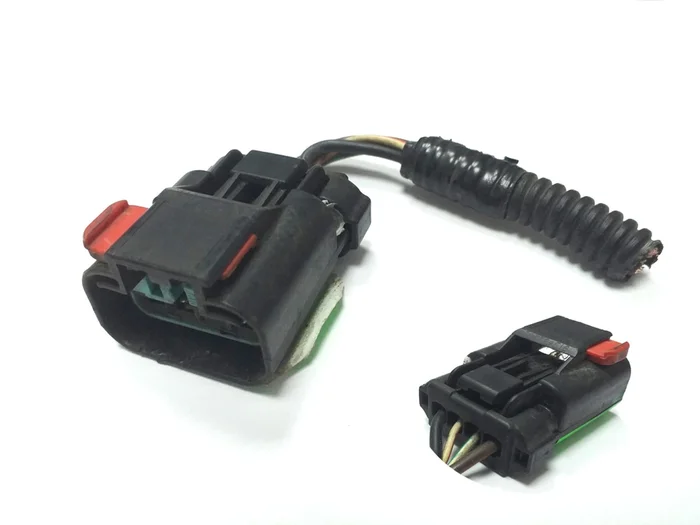 Konektor parkovací brzdy pro kabeláž zadního pomocného rámu X162/4pin Tesla model S 1004430-00-M