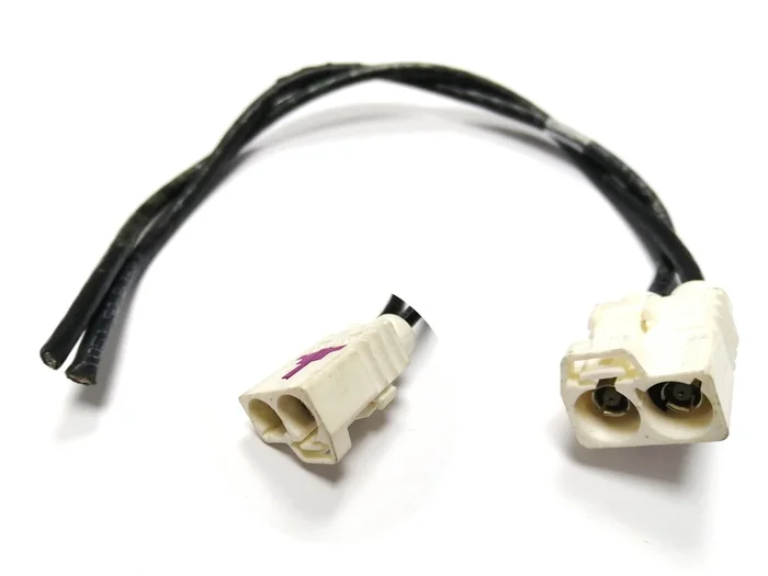 Conector (ștecher) al antenei cheie de deschidere a mașinii 59z115-000-b X857/2pin Tesla model X 1054132-00-G