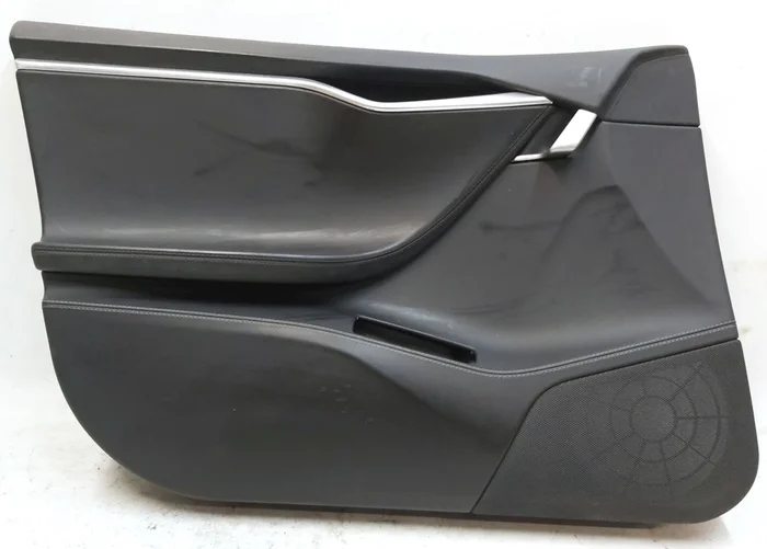 1 Deurkaart linksvoor zonder regeleenheid PURB/PVCB/PVCB ZWART beschadigd Tesla model S, model S REST 6006071-22-M