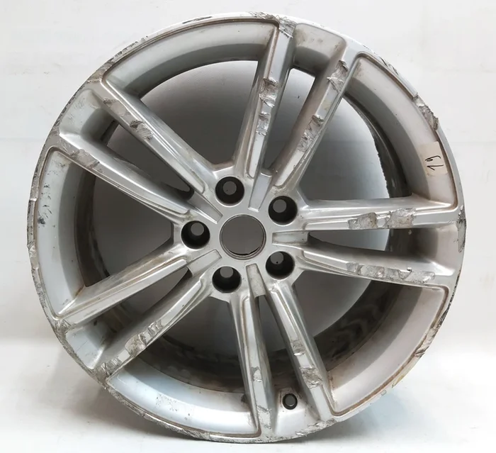 Диск колісний (19x8.0J - SILVER) з пошкодженням Tesla model S, model S REST 1054040-00-B