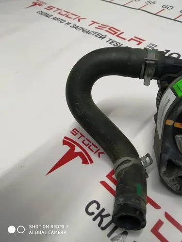 6007350-00-E Manguera de refrigerante de la bomba a la T Tesla modelo S 6007350-00-E