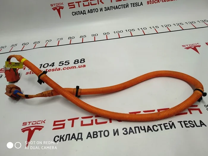 8 Elektroinstalace kompresoru klimatizace Tesla model S 6007383-00-D