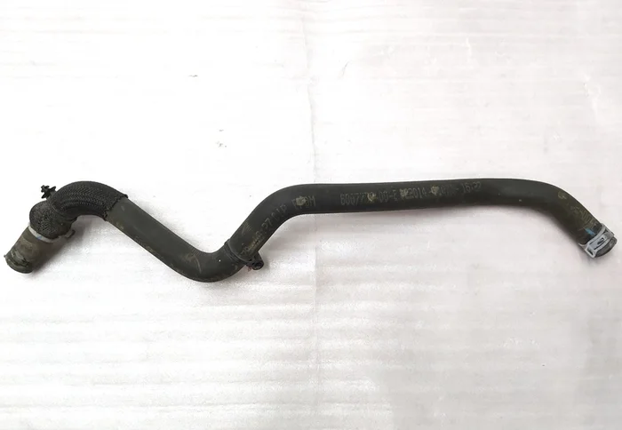 Kølesystemslange fra venstre tærskelslange til pumpen Tesla model S 6007732-00-F