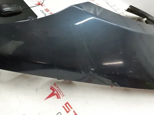 2 Přední pravý blatník PMNG s poškozením Tesla model S, model S REST 6008027-12-D