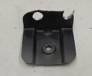 6008776-S0-A x Staffa di montaggio del parafango inferiore anteriore sinistro / destro con danni Tesla modello S, modello S REST 6008776-S0-A