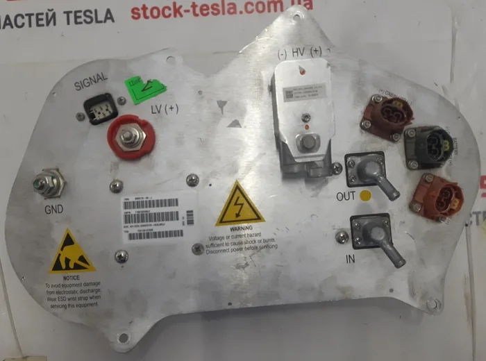 13 DCDC měnič GEN1 s poškozením bez pojistek Tesla model S 1458271-00-J