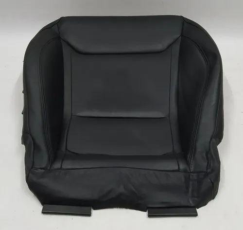 4 乘客座椅下部的衬里 NEXT GEN BLACK (GEN 2)（损坏 - 轻微划痕、皱折） Tesla Model S、Model S REST 1056288-02-B