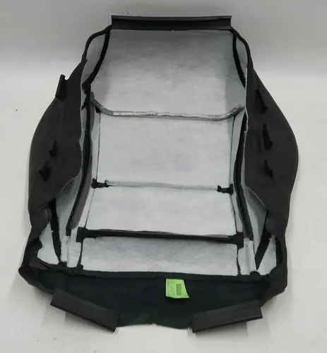 4 乘客座椅下部的衬里 NEXT GEN BLACK (GEN 2)（损坏 - 轻微划痕、皱折） Tesla Model S、Model S REST 1056288-02-B