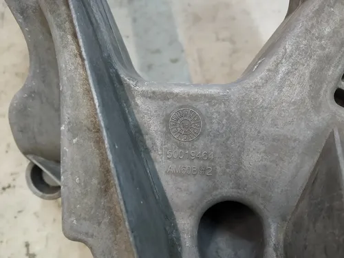 Tesla Model 3 torpedo monteringsramme beslag 1095440-00-I